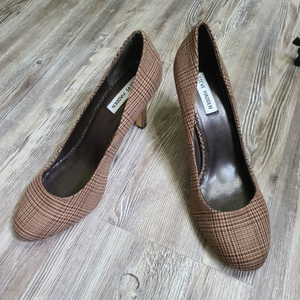 Steve Madden Brown Plaid Pumps Size 11
